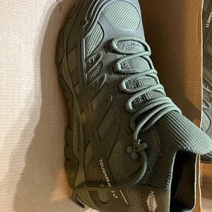 Merrel new in box tough frame LT boot. Size 9